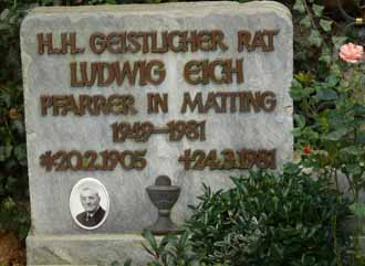 Foto: Rainer Kühne - Grabstein von Pfarrer Ludwig Eich